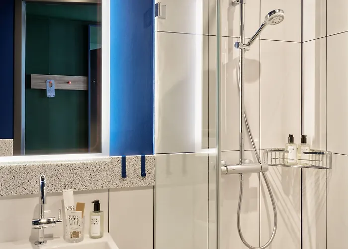 Urban Loft فندق 4*