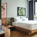 Urban Loft 4*